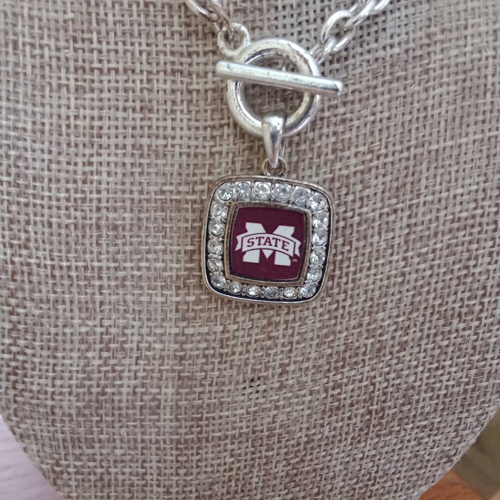 Mississippi Bulldogs - Picture 3 of 6